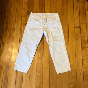 Gap, white jean capri, mid-rise